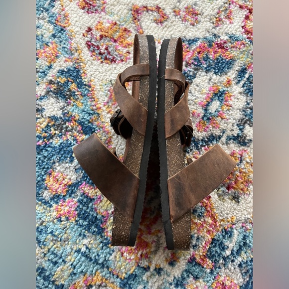 Mountain & Sole Sandals (knock off Birks)  in size 9 - Picture 3 of 5